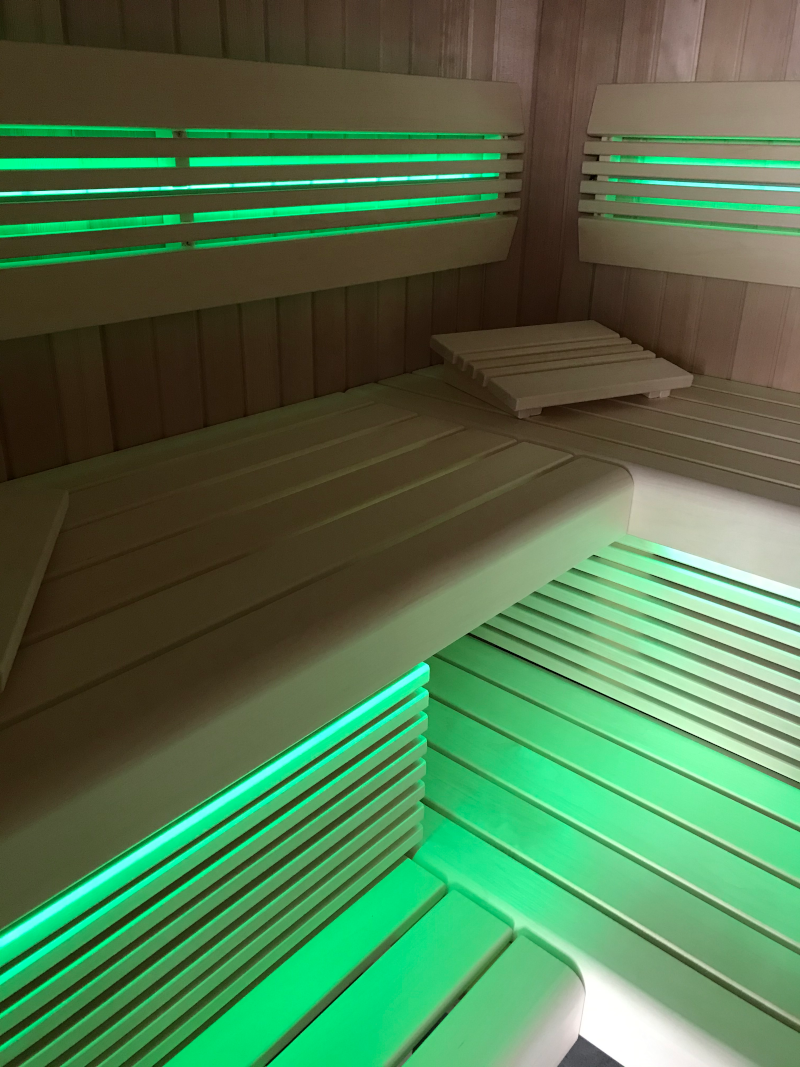 Oval Sauna Palkkio mit grünem Farbwechsler-Innenraumlicht